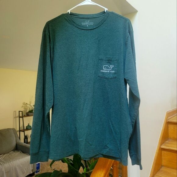 Vineyard Vines Men's Medium Long Sleeve Green Whale Logo - Picture 1 of 3